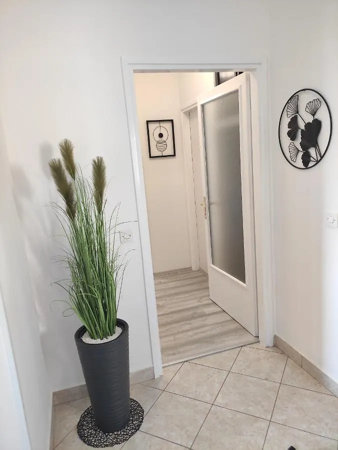 Apartman Iris S Terasom Rijeka Daire