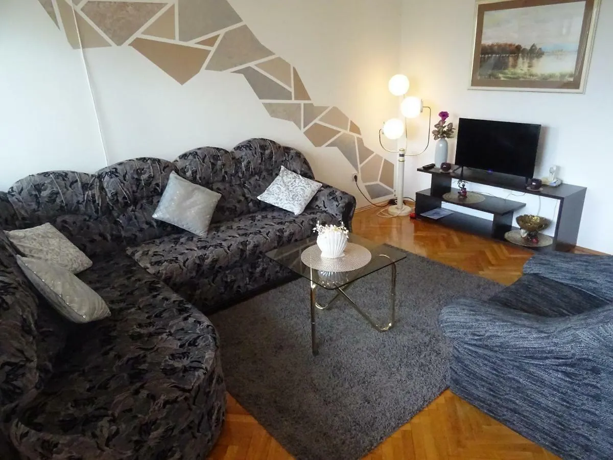 Apartman Iris S Terasom Rijeka 0*,  Hırvatistan